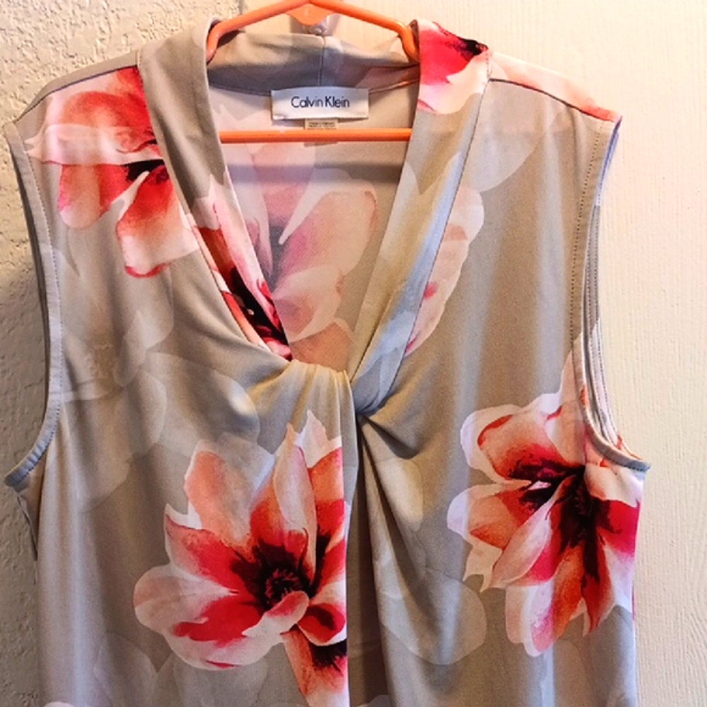 Calvin Klein Women's Floral Sleeveless Top - Pink and Cream